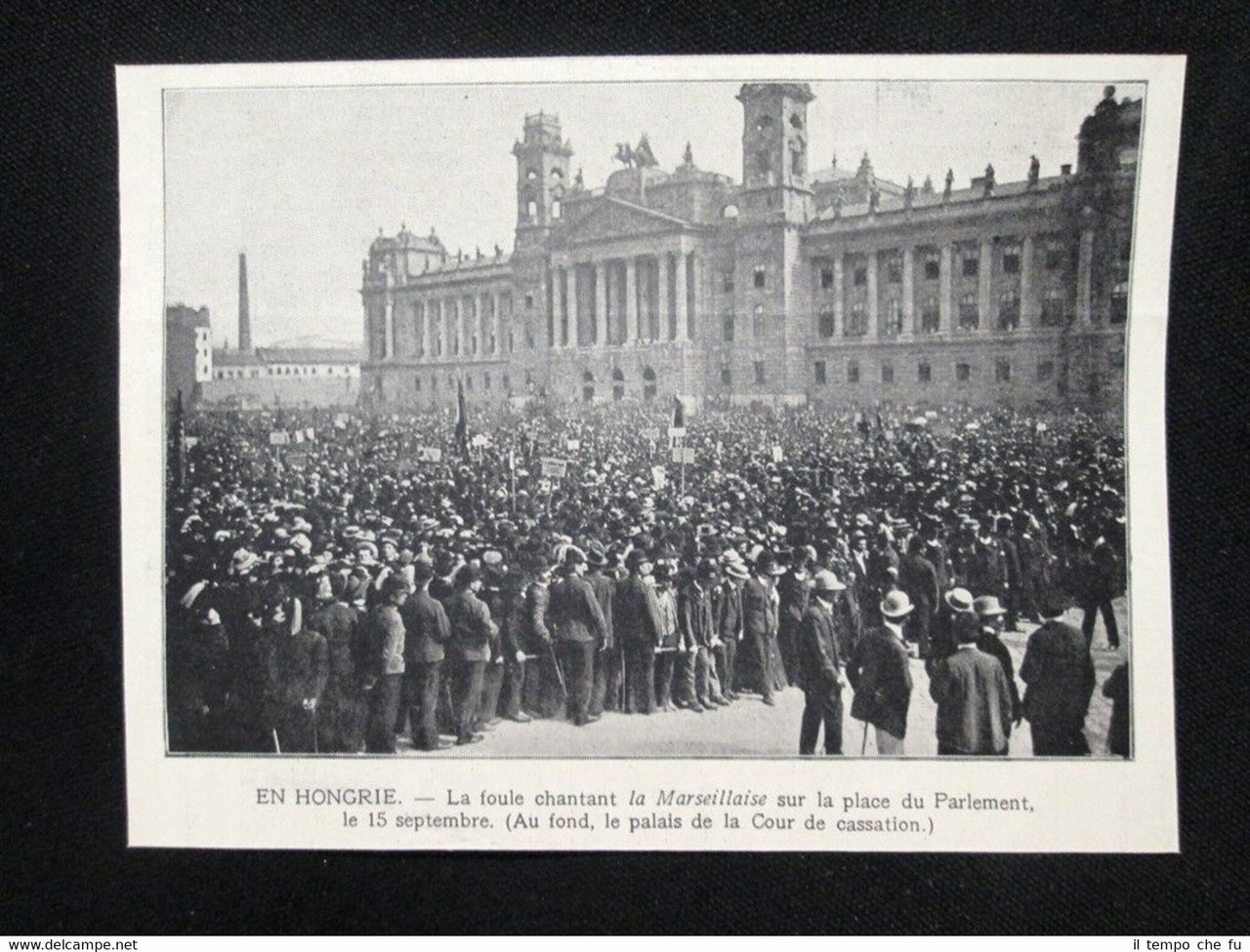 Ungheria: folla canta la Marsigliese sulla piazza del Parlamento Stampa …