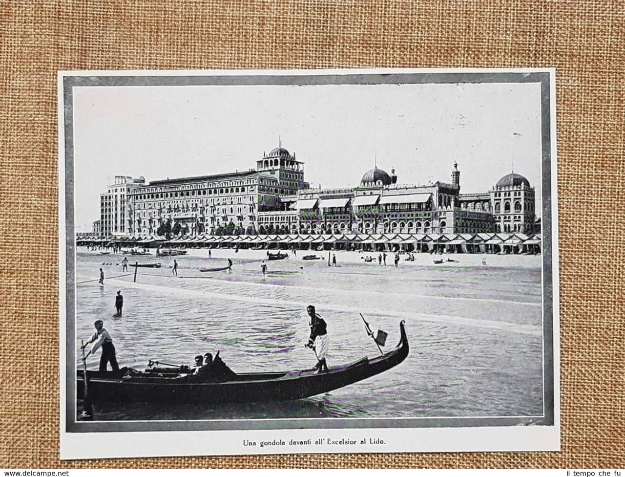 Venezia nel 1927 Una gondola davanti all'Excelsior Veneto