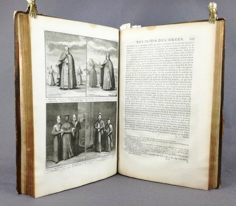 Ceremonies et coutumes religieuses de tous les peuples du monde. …