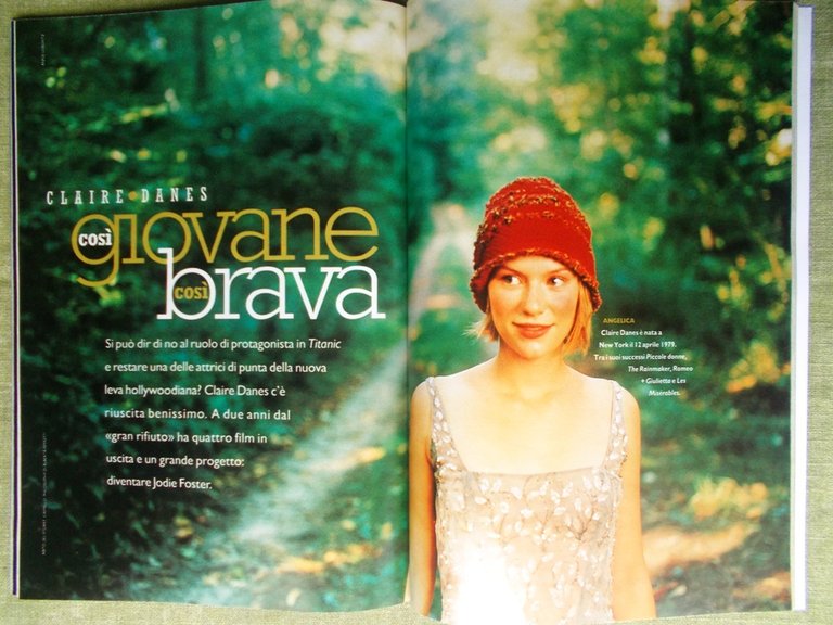 Specchio 12 Settembre 1998 Alfons Mucha Sudan Langhe Danes Caserma …