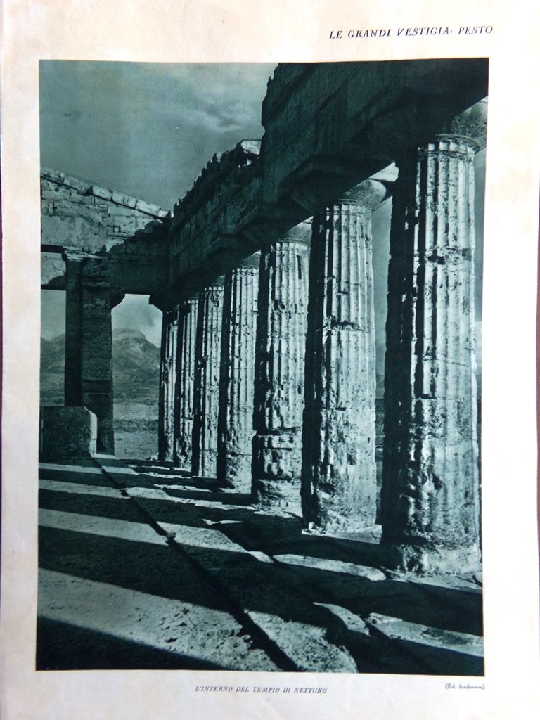 Stampa del 1927 Vestigia di Pesto Basilica Greca Tempio Nettuno