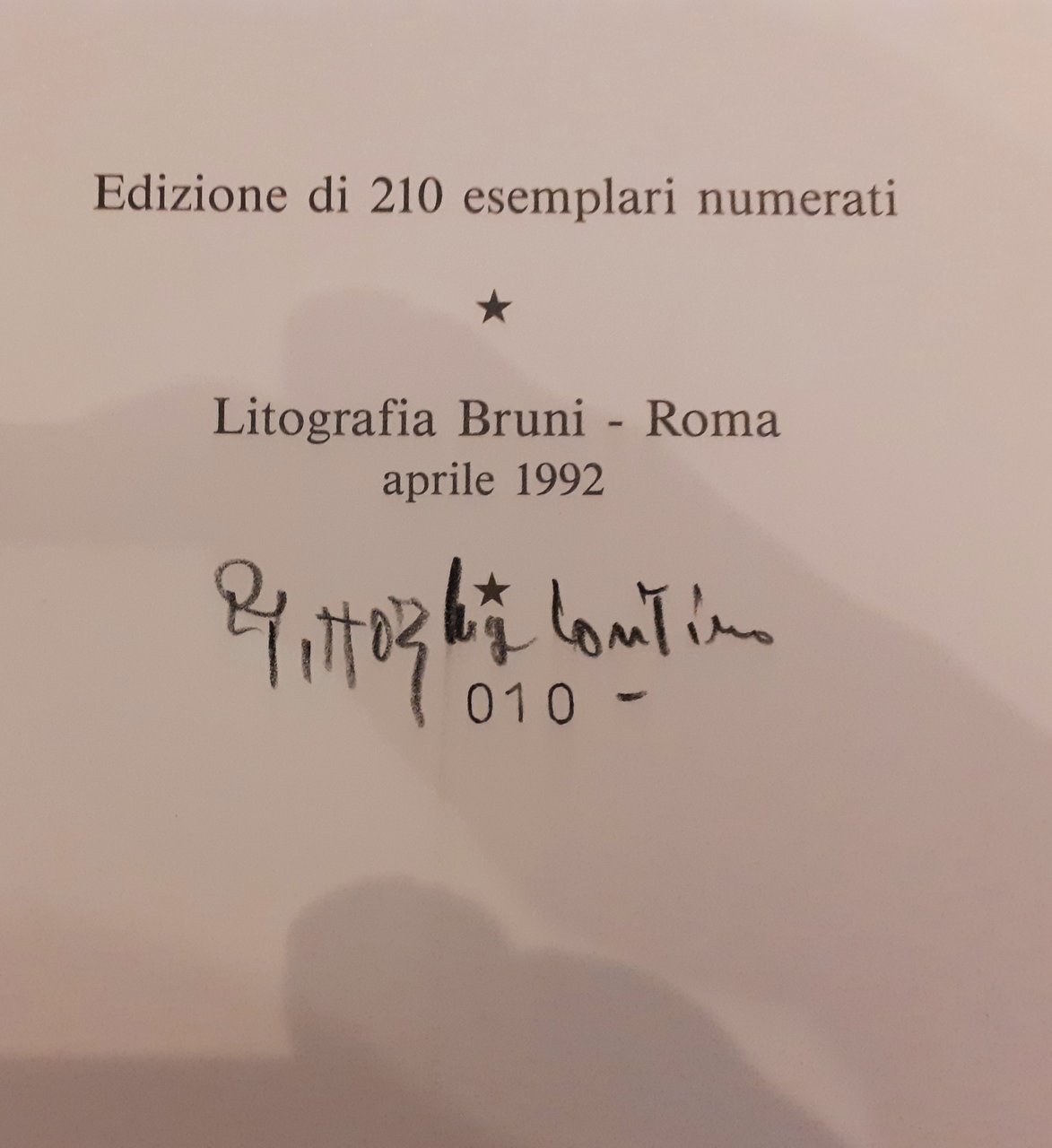 POUND flash-back. Fotografie e testo di V. Contino. Con una …