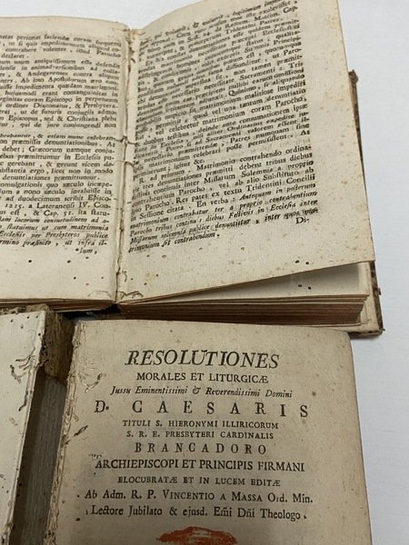 Resolutiones quaestionum ex theologia morali et sacris rubricis.