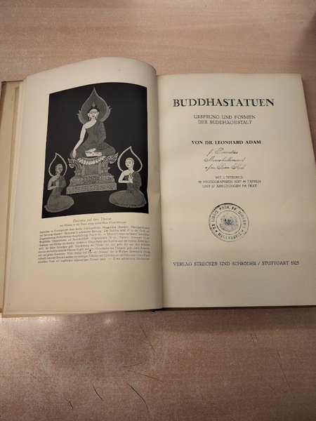 Buddhastatuen. Urstrung und formen der Buddhagestalt. Mit. 1, 52 photographien …