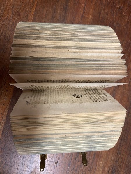 Olor laureatus, sive, B.B. Simeonis triumphale canticum monitis et exemplis …