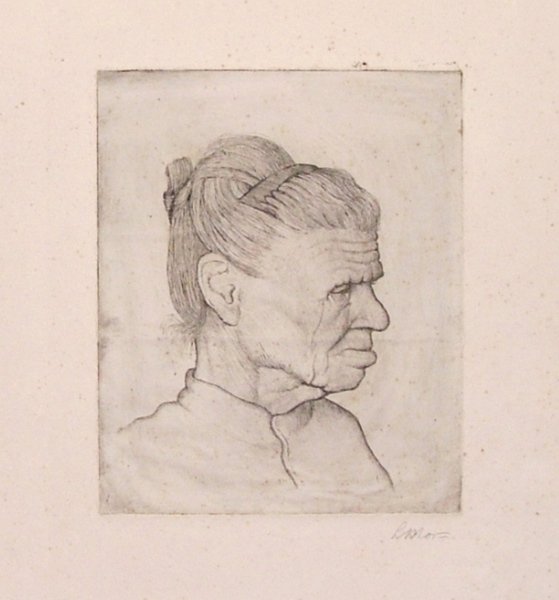 Volto di donna anziana.