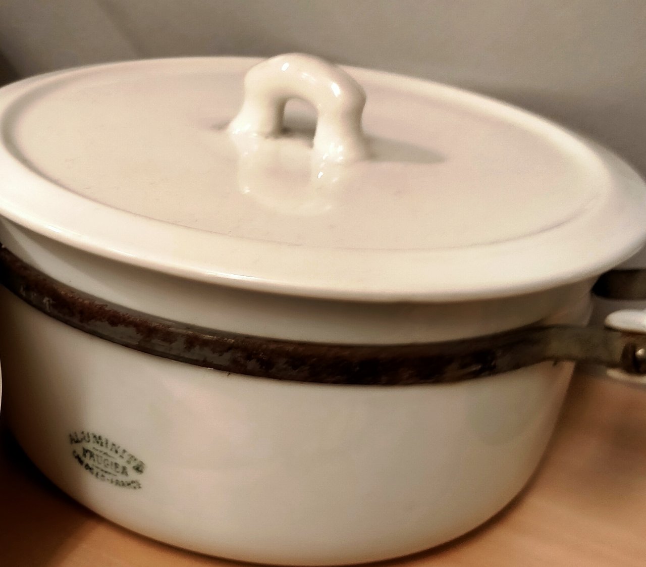 Legumiere con coperchio. Firmate " Aluminite - Frugier - Limoges …