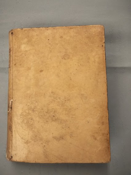 Tractatio de monialibus in qua referuntur omnes fere quaestiones. De …