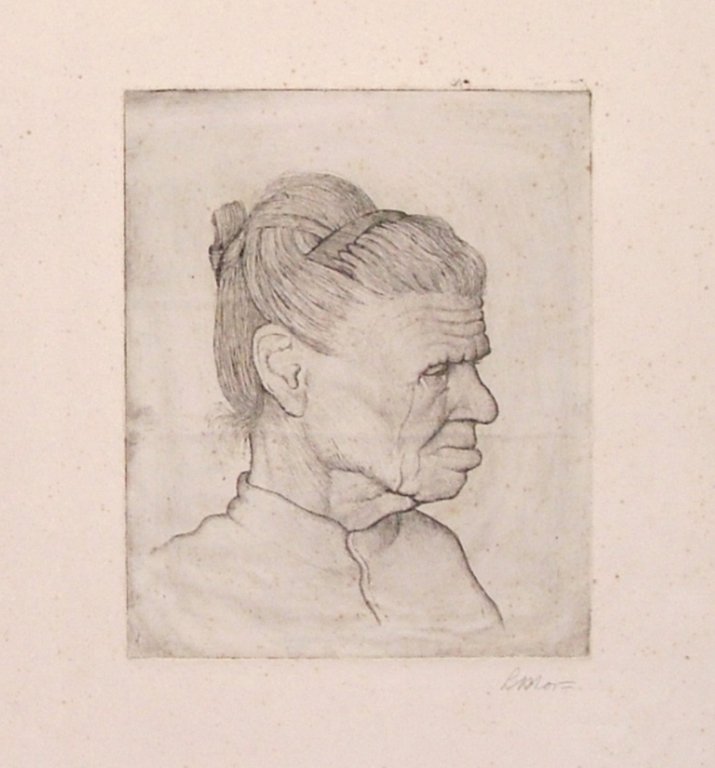 Volto di donna anziana.