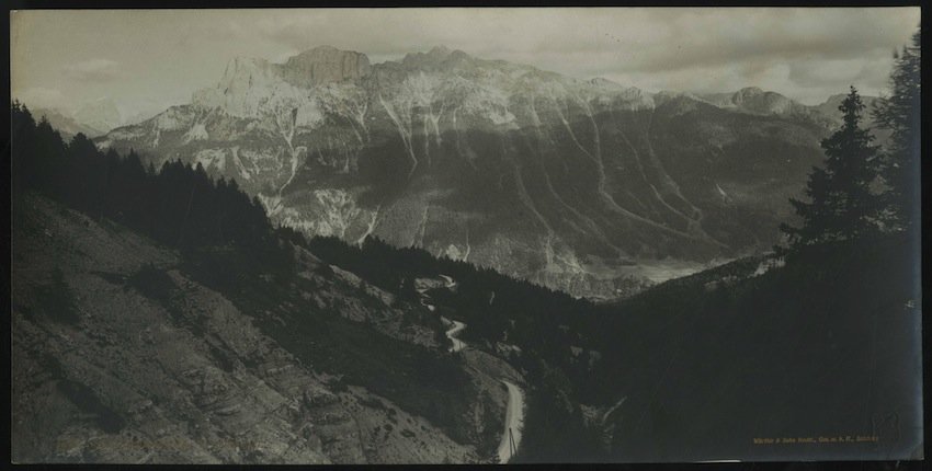 11066. Neue Dolomitenstrasse v. Marmolata. Nuova strada delle Dolomiti vista …