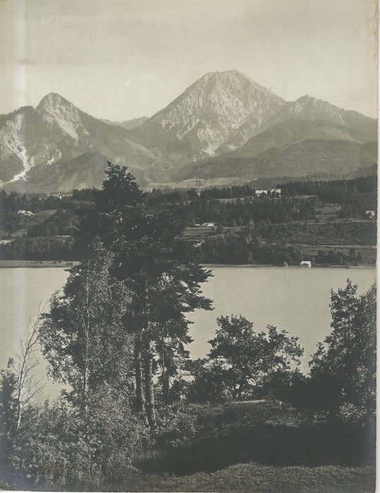 11437b. Faakersee mit dem Mittagskofel.