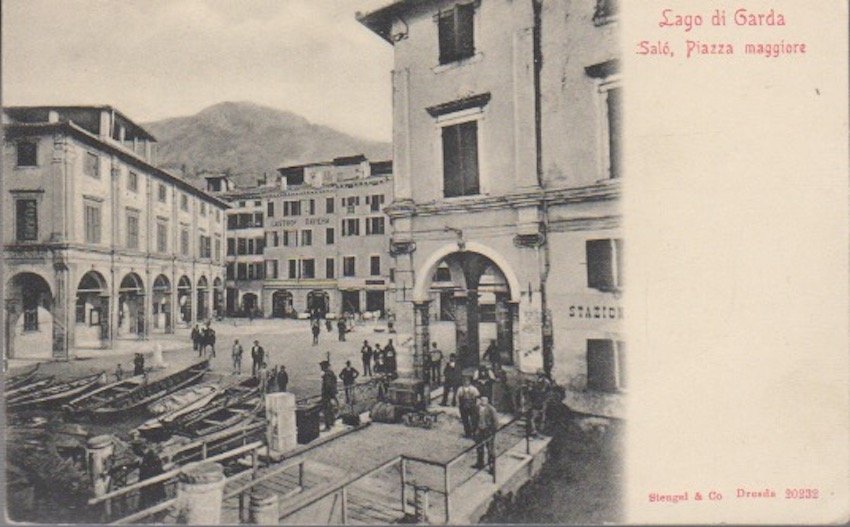 20232. Lago di Garda. SalÃ², Piazza maggiore.
