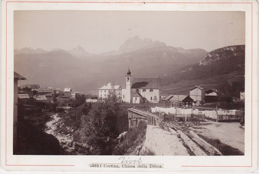 2682f. Tirol. Cortina, Chiesa della difesa.