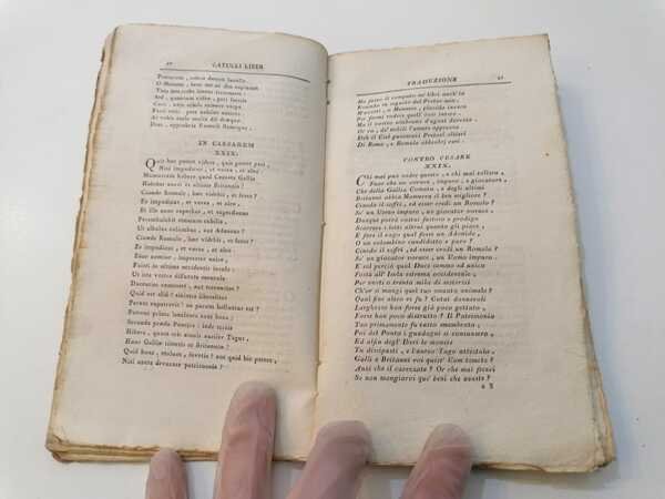 Libro di C. Valerio Catullo veronese tradotto in versi italiani …