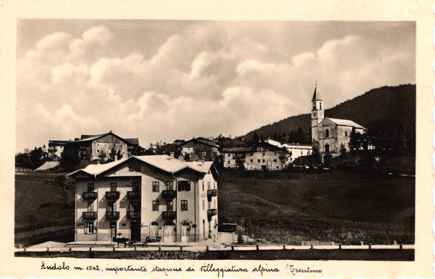 Andalo m. 1042, importante stazione di villeggiatura alpina (Trentino).