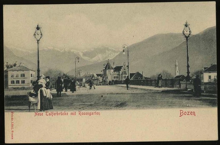 Bozen. Neue Talferbrücke mit Rosengarten.