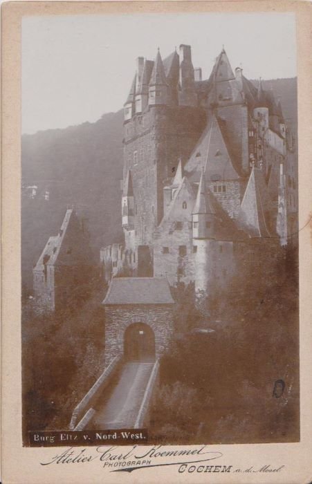 Burg Eltz v. Nord-West.