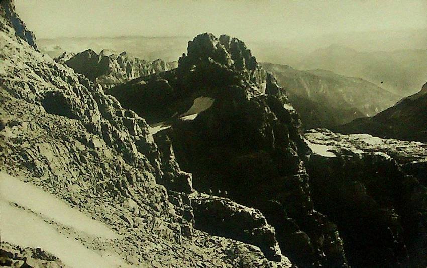 Dente di Sella (2340 m) e Rocca di Vallesinella (2938 …