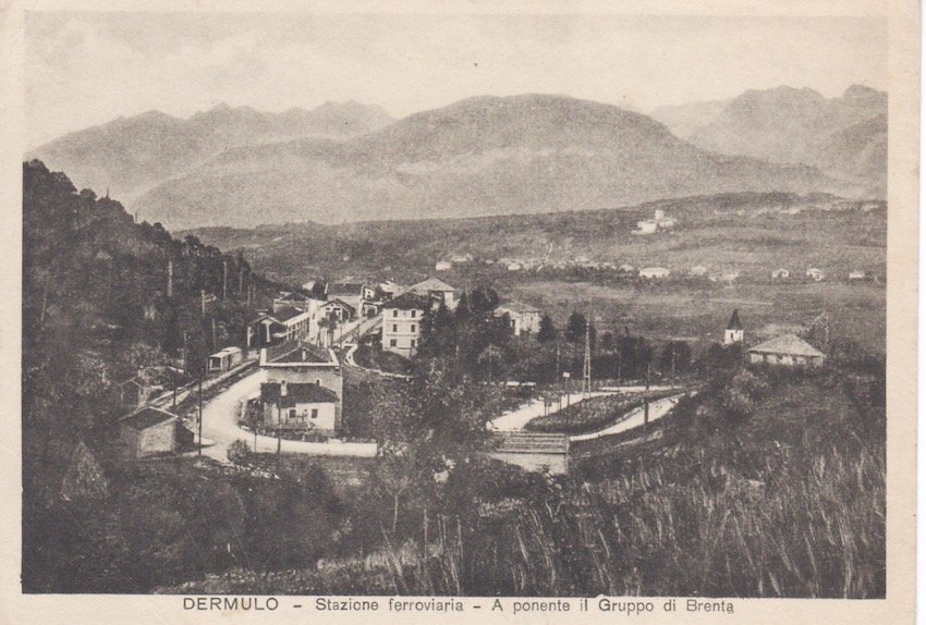 Dermulo - Stazione ferroviaria - A Ponente il Gruppo di …