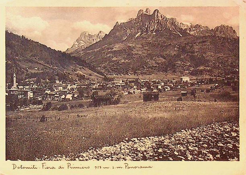 Dolomiti. Fiera di Primiero 717 m. Panorama.