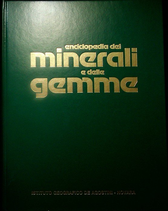 Enciclopedia dei minerali e delle gemme.