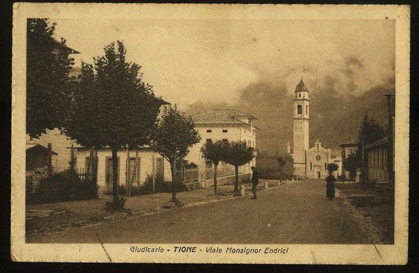 Giudicarie. Tione. Viale Monsignor Endrici.