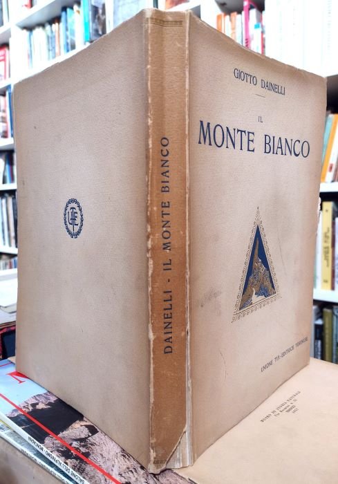 Il Monte Bianco: (ai piedi del gigante).