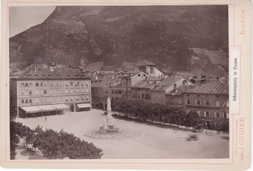 Johannsplatz in Bozen.