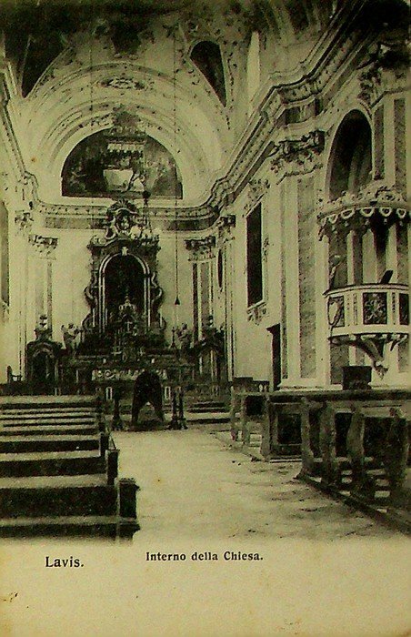 Lavis. Interno della chiesa.