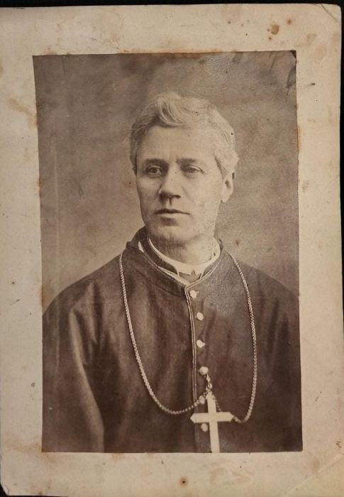 Mons. Celestino Endrici.