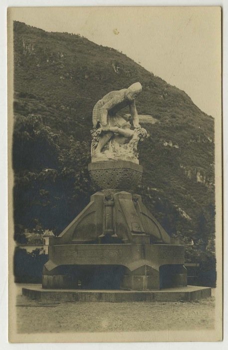 Monumento, Bolzano.