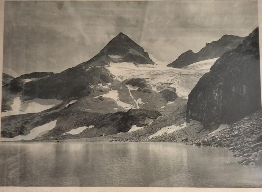 Oesterreichs Alpen-Naturschutzpark in den Hohen Tauern Salzburgs. Weiss-See und Tauernkopf.