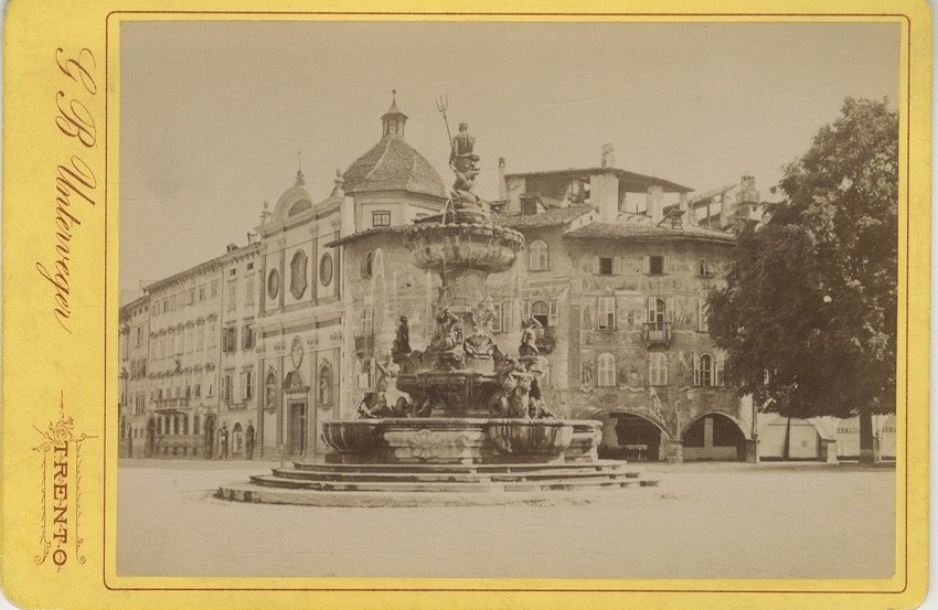Piazza del Duomo in Trento.