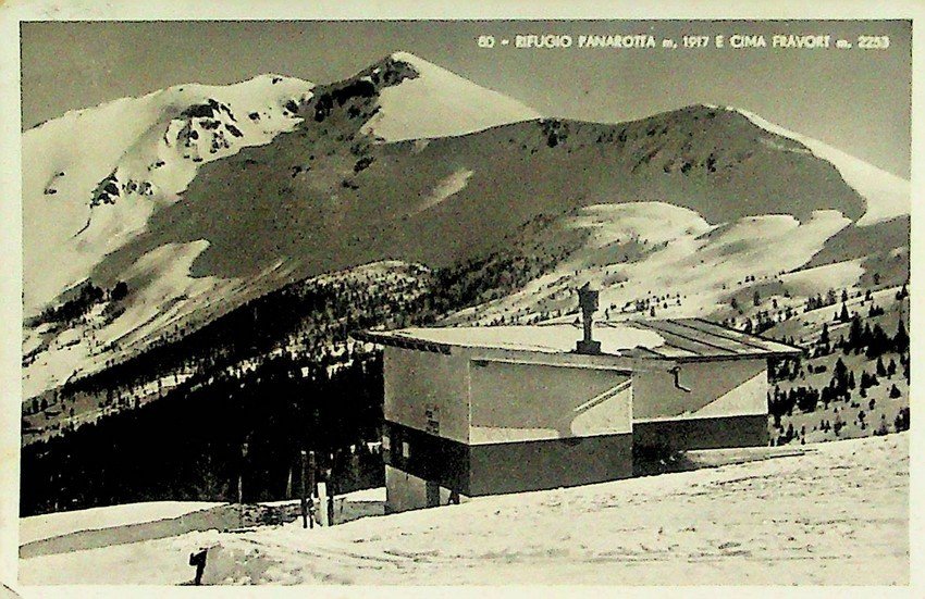 Rifugio Panarotto: m. 1917 e Cima Fravort m. 2253.