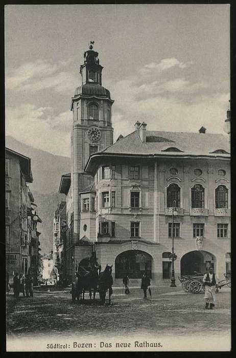 Südtirol: Bozen. Das neue Rathaus.