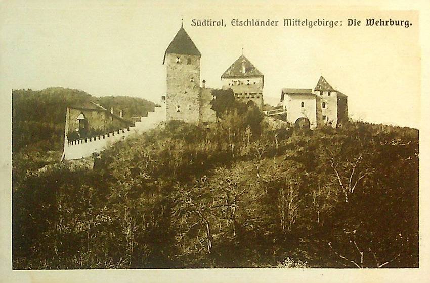 Südtirol, Etschländer Mittelgebirge: die Wehrburg.