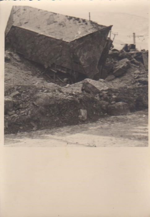 Trento - Cabina di manovra capovolta col bombardamento del 20/1/1945.