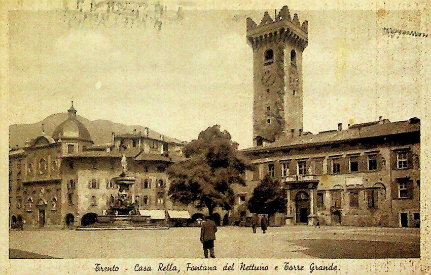 Trento - Casa Rella, Fontana del Nettuno e Torre Grande.