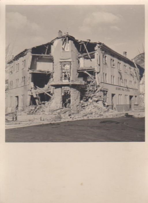 Trento - Caserma dei pompieri colpita col bombardamento del 4/1/1945.
