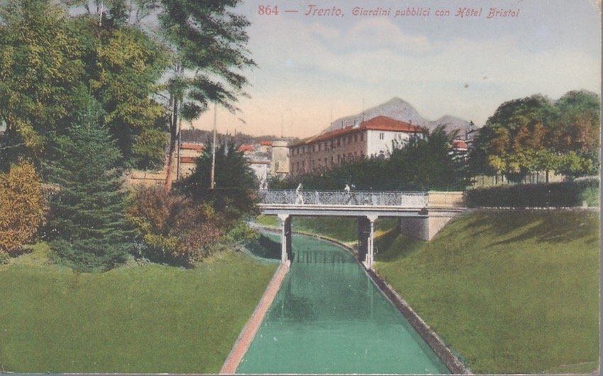 Trento - Giardini pubblici con Hotel Bristol.