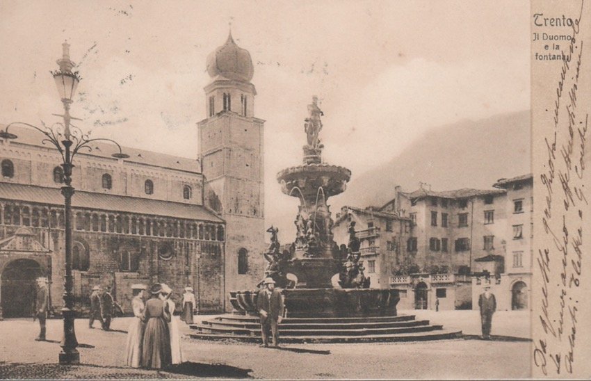 Trento - Il Duomo e la fontana.