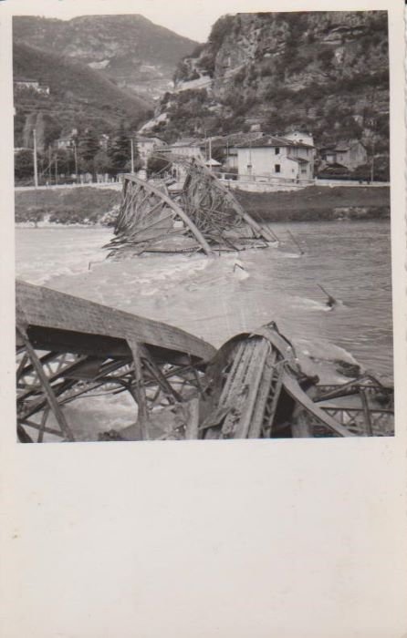 Trento - Il ponte di S. Lorenzo colpito col bombardamento …
