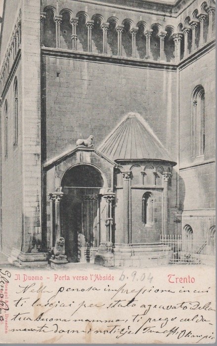 Trento - Porta verso l'abside.