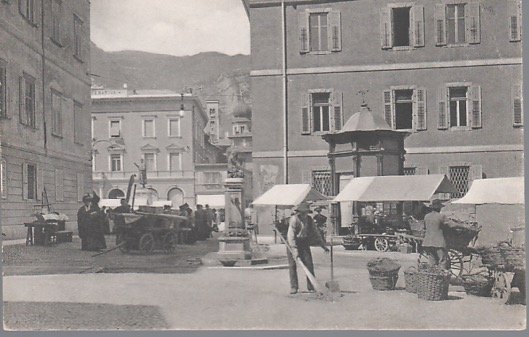 Trento. Piazza delle Erbe.