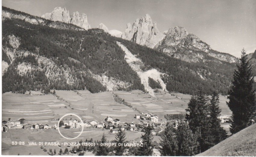 Val di Fassa - Pozza (1300). Dirupi di Larsec. Strada …