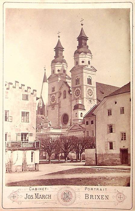 Veduta del duomo di Bressanone.