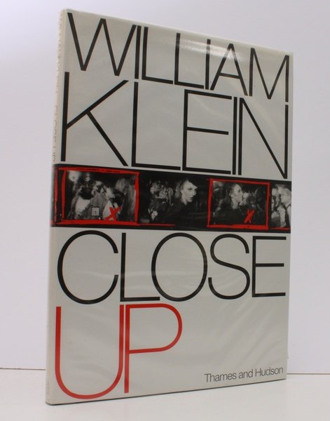 Close Up. SIGNED BY THE AUTHOR | Immagine principale