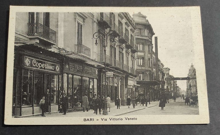 Cartolina Bari - Via Vittorio Veneto