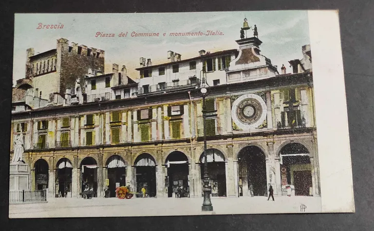 Cartolina Brescia - Piazza del Comune e Monumento-Italia