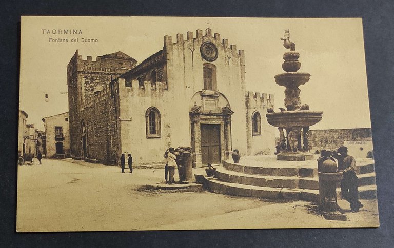 Cartolina Taormina - Fontana del Duomo